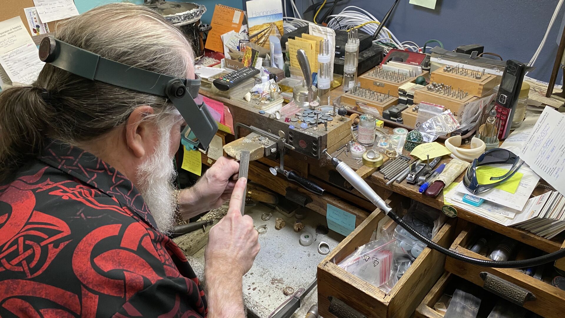 Nicholas Paul working on a customer's ring